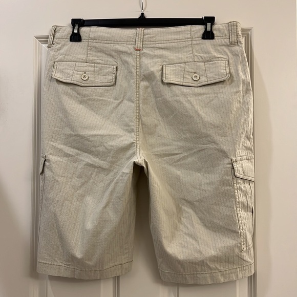 Tommy Bahama men’s cargo shorts - Picture 3 of 6